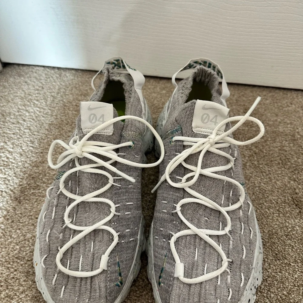 Nike Space Hippie 04 Gray Athletic Shoes with White Accents - Picture 1 of 3